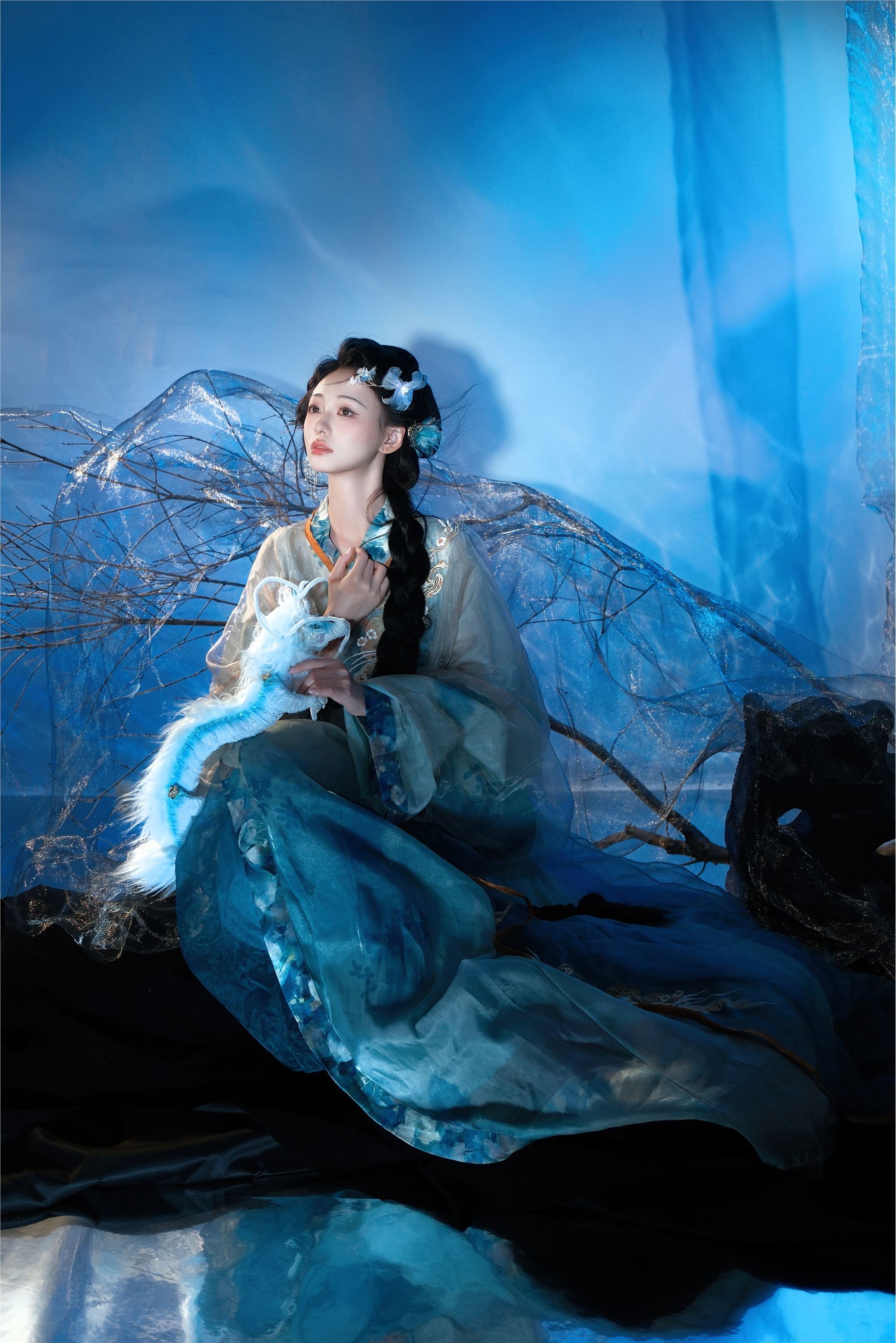 YITUYU艺图语 2025.01.02 蓝龙 小羊爱干饭